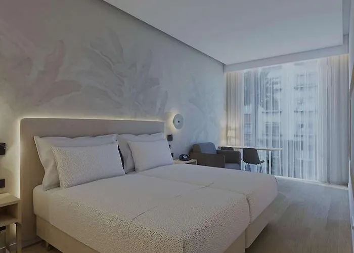 Innside Tenerife Cruz Hotel 4*